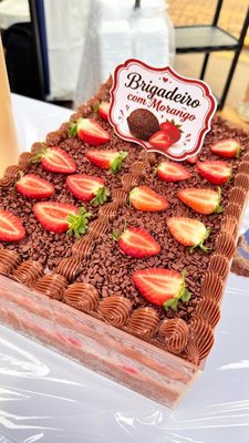Brigadeiro com Morango